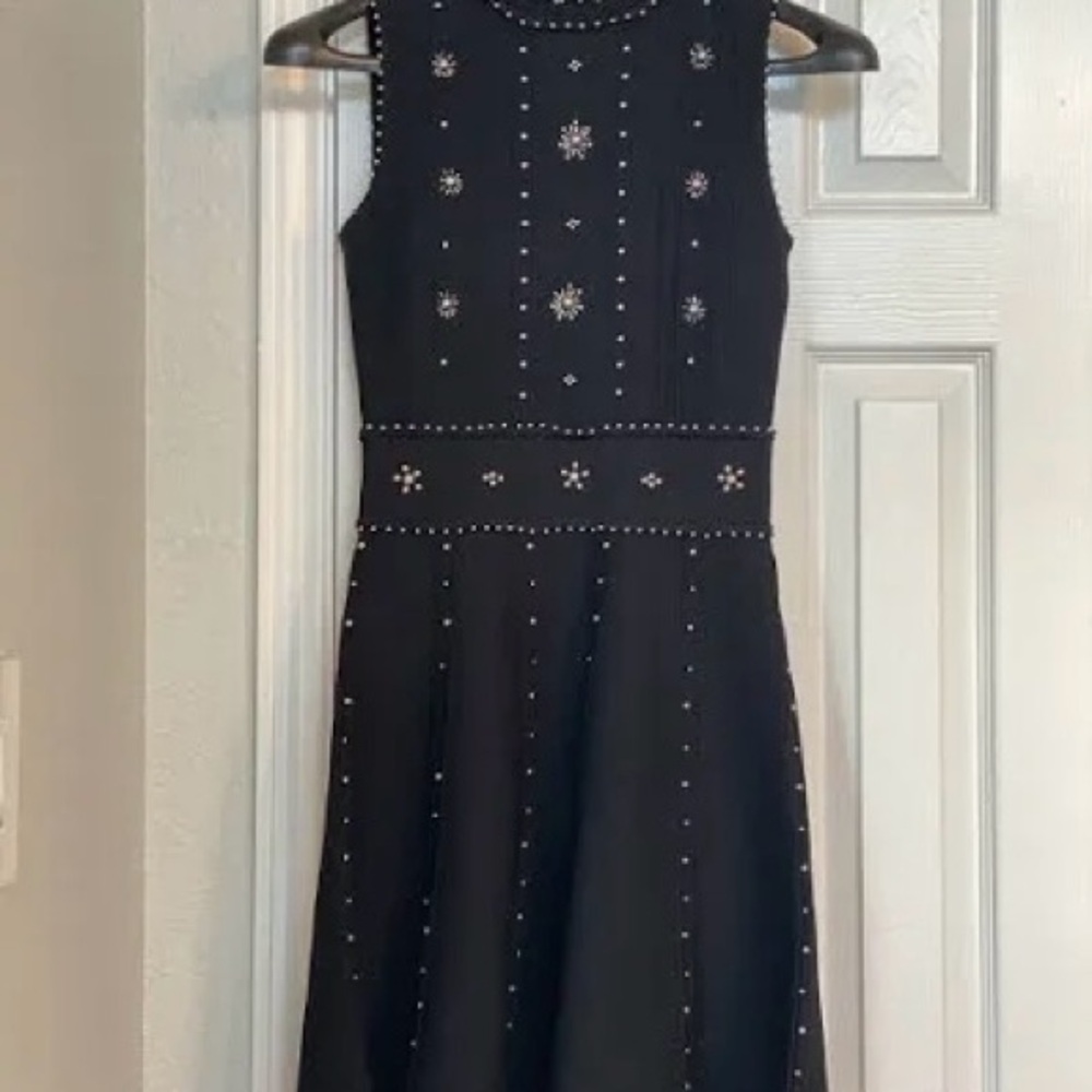 SANDRO Elegant Black Sleeveless Dress